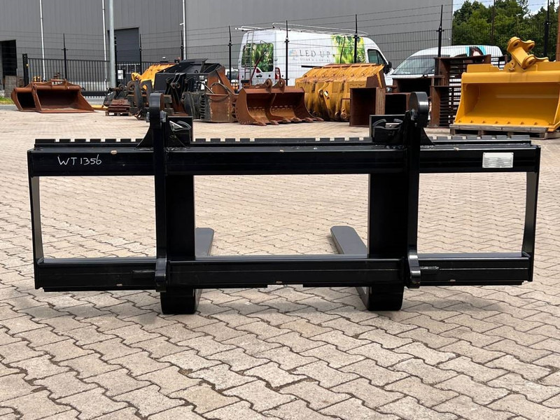 Volvo L60 / 70 / 90 / 110 8 tons Palletforks Palletvorken / Palletgabel - Forks for Construction machinery: picture 4 Volvo L60 / 70 / 90 / 110 8 tons Palletforks Palletvorken / Palletgabel - Forks for Construction machinery: picture 4