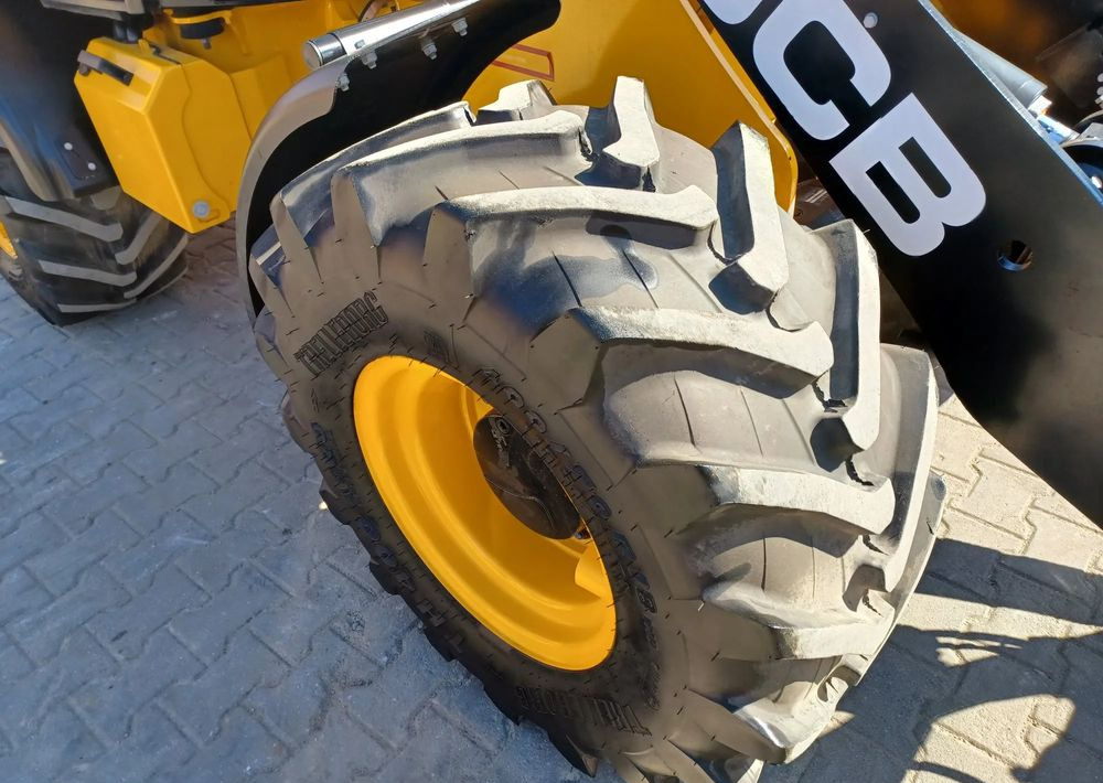 Wheel loader JCB 406: picture 8