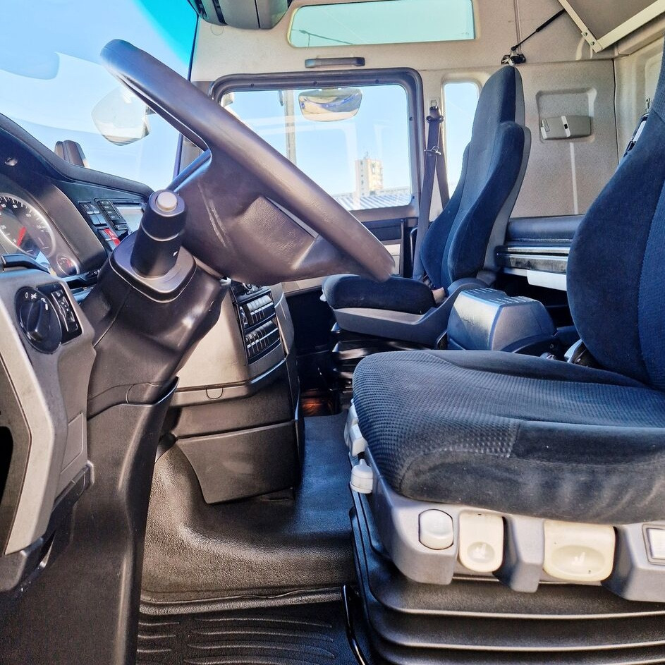 MAN TGX 18.440 - Tractor unit: picture 5 MAN TGX 18.440 - Tractor unit: picture 5