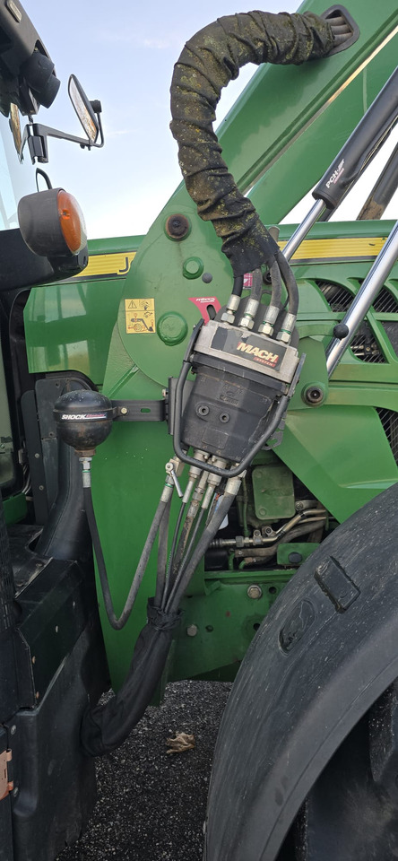 Farm tractor JOHN DEERE 6150M: picture 12