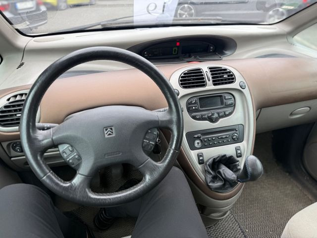 Sedan Citroën Xsara Picasso 1.8 16V Exclusive: picture 9 Sedan Citroën Xsara Picasso 1.8 16V Exclusive: picture 9