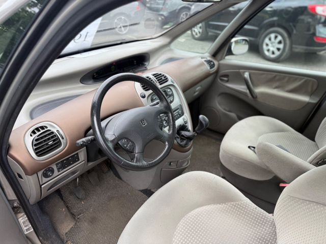 Sedan Citroën Xsara Picasso 1.8 16V Exclusive: picture 8 Sedan Citroën Xsara Picasso 1.8 16V Exclusive: picture 8