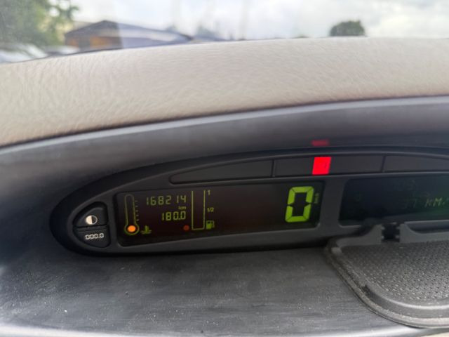 Sedan Citroën Xsara Picasso 1.8 16V Exclusive: picture 12 Sedan Citroën Xsara Picasso 1.8 16V Exclusive: picture 12