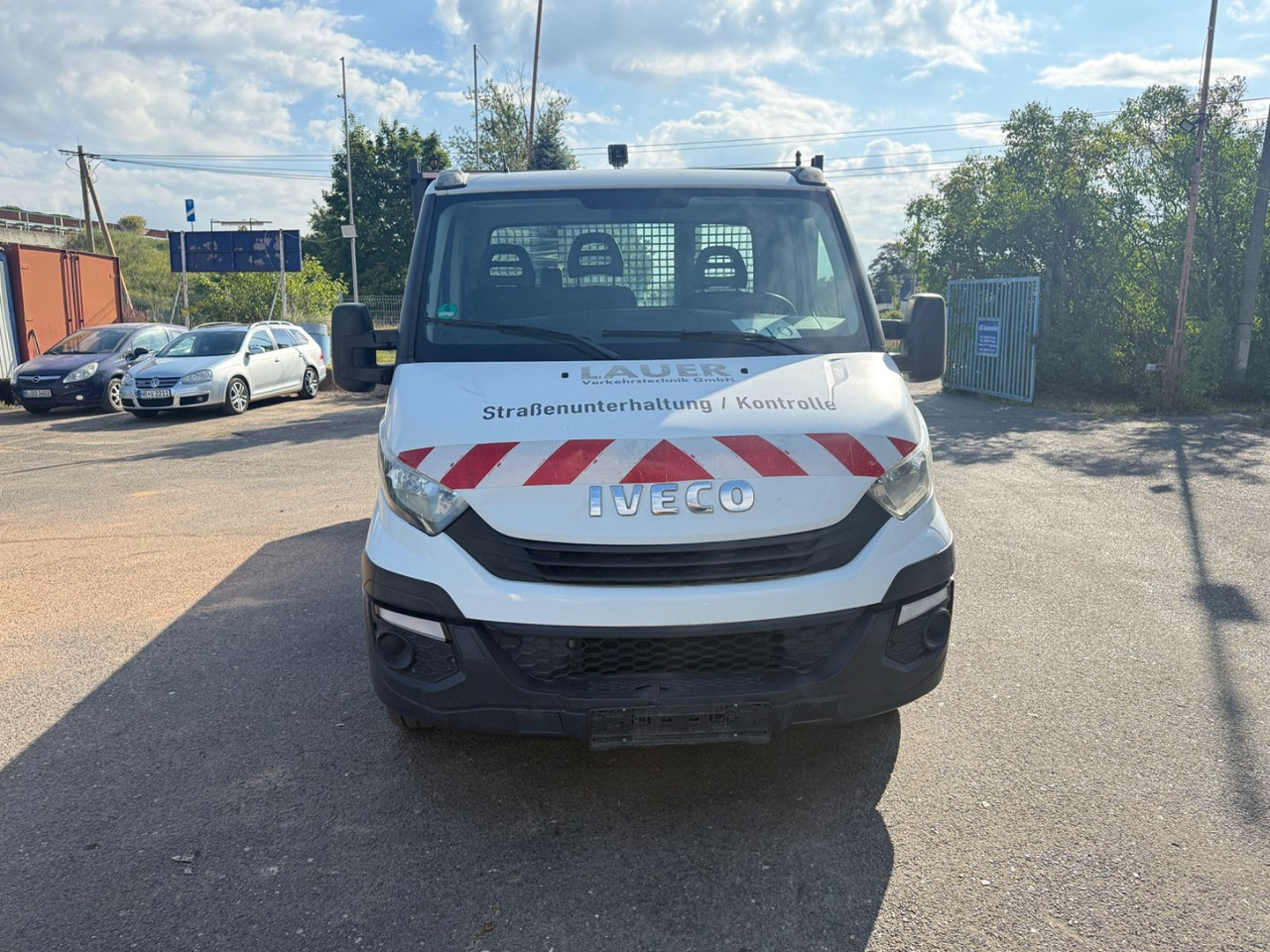 Iveco Daily 35 S 12 - Flatbed van: picture 2 Iveco Daily 35 S 12 - Flatbed van: picture 2