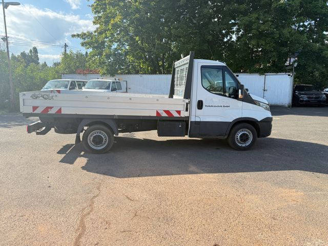 Iveco Daily 35 S 12 - Flatbed van: picture 5 Iveco Daily 35 S 12 - Flatbed van: picture 5