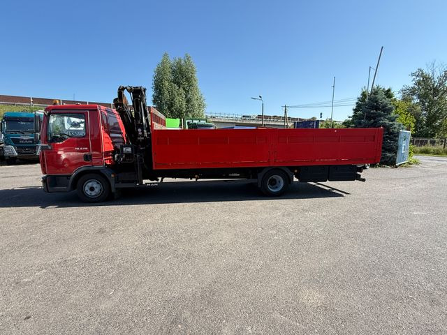 Dropside/ Flatbed truck, Crane truck MAN TGL 12.210  mit Kran: picture 6