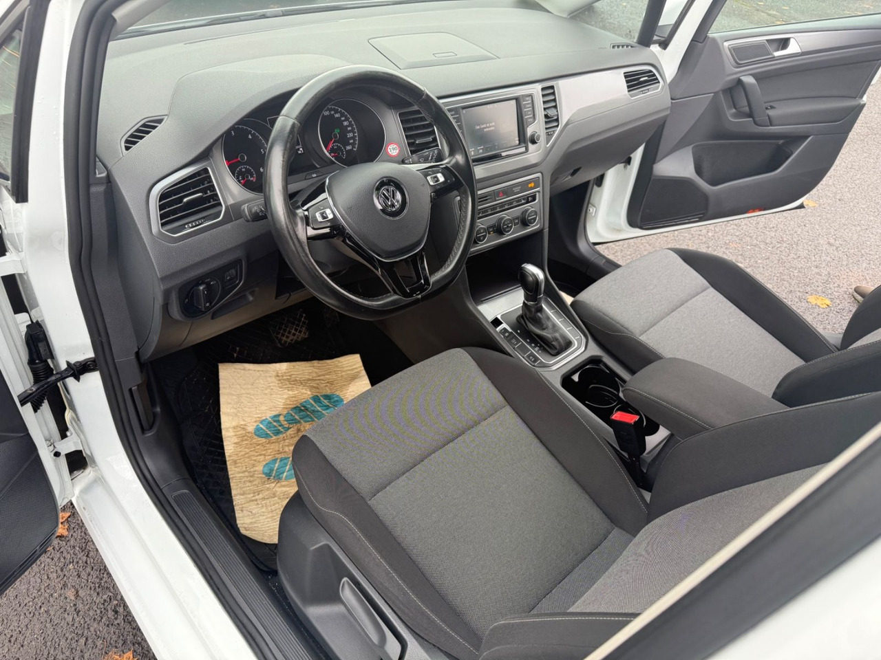 Sedan Volkswagen Golf Sportsvan VII Trendline: picture 10