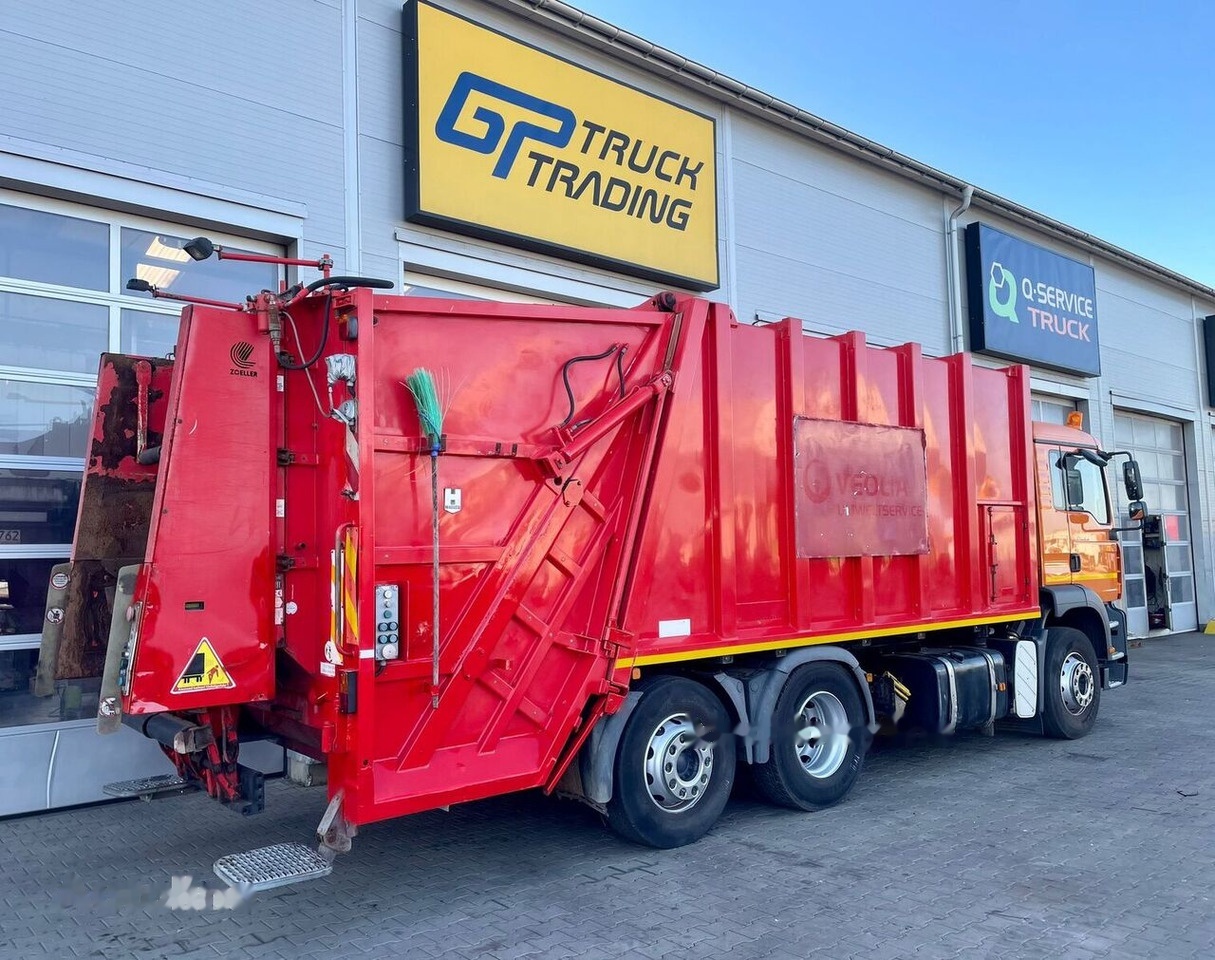 Garbage truck MAN TGA 26.320: picture 10
