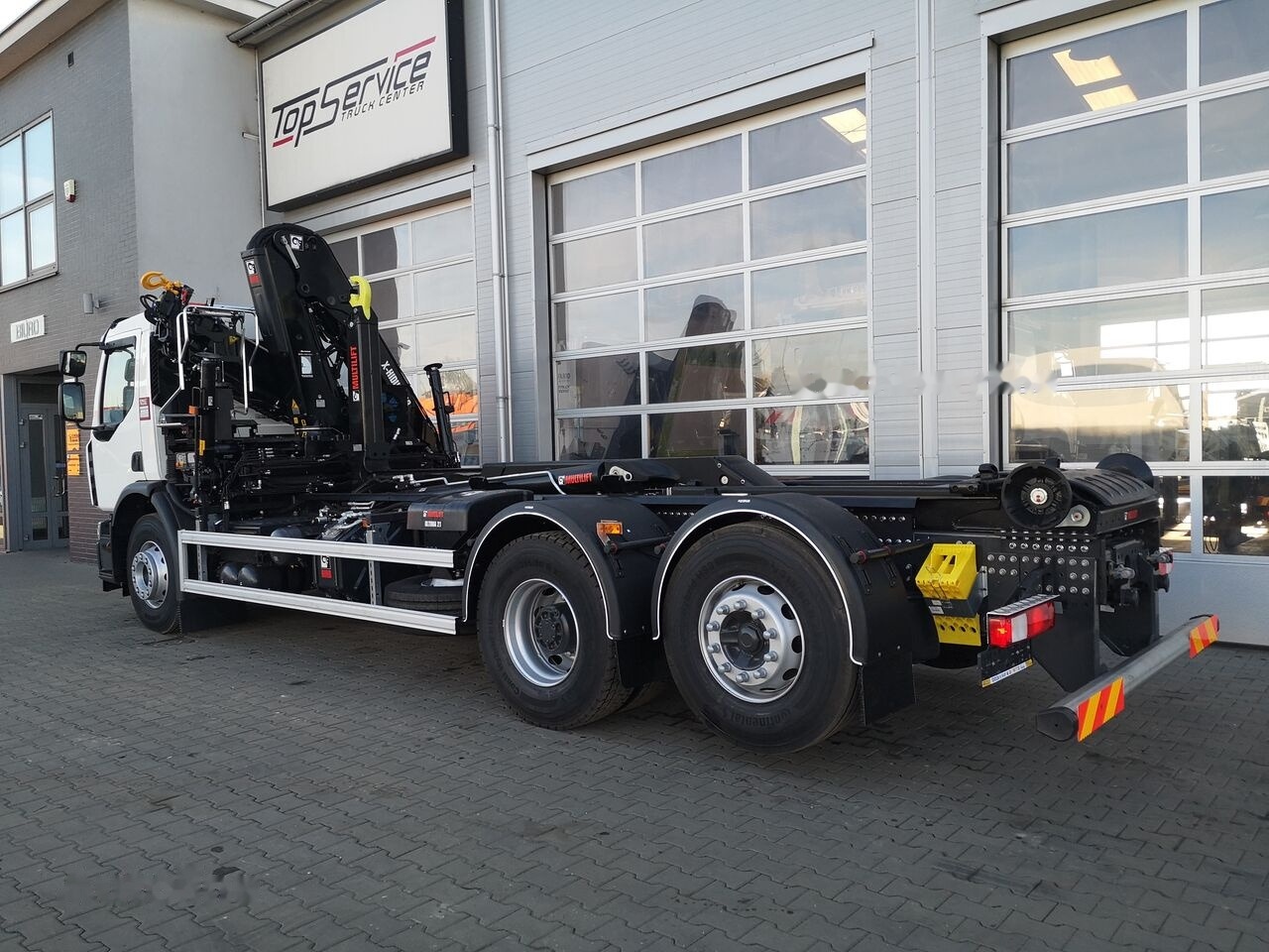 Renault D Wide 26 - Hook lift truck, Crane truck: picture 3 Renault D Wide 26 - Hook lift truck, Crane truck: picture 3