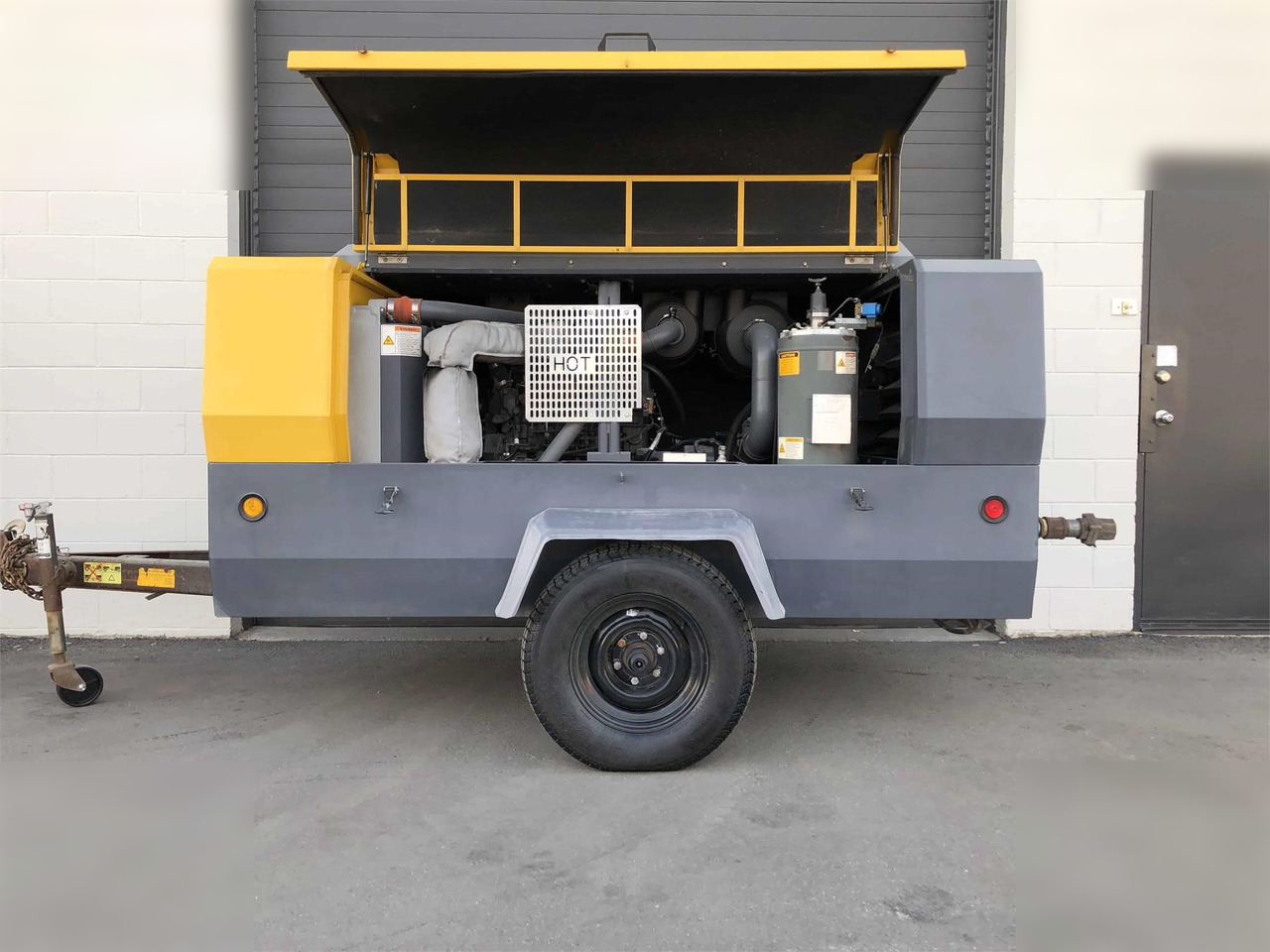 ATLAS COPCO 450 CFM - Air compressor: picture 3 ATLAS COPCO 450 CFM - Air compressor: picture 3