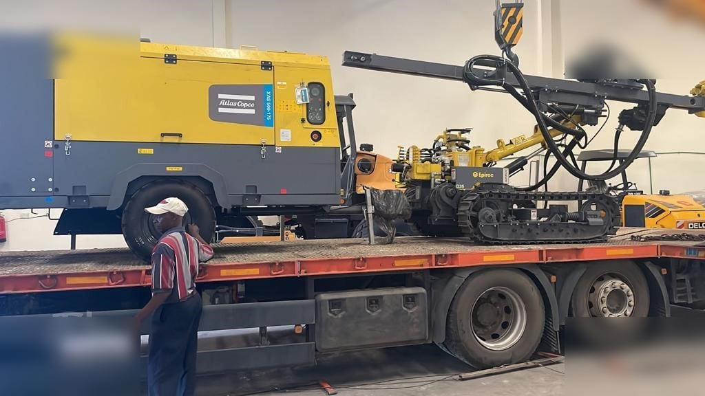 ATLAS COPCO 450 CFM - Air compressor: picture 1 ATLAS COPCO 450 CFM - Air compressor: picture 1