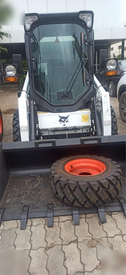 BOBCAT S450 - Skid steer loader: picture 1 BOBCAT S450 - Skid steer loader: picture 1