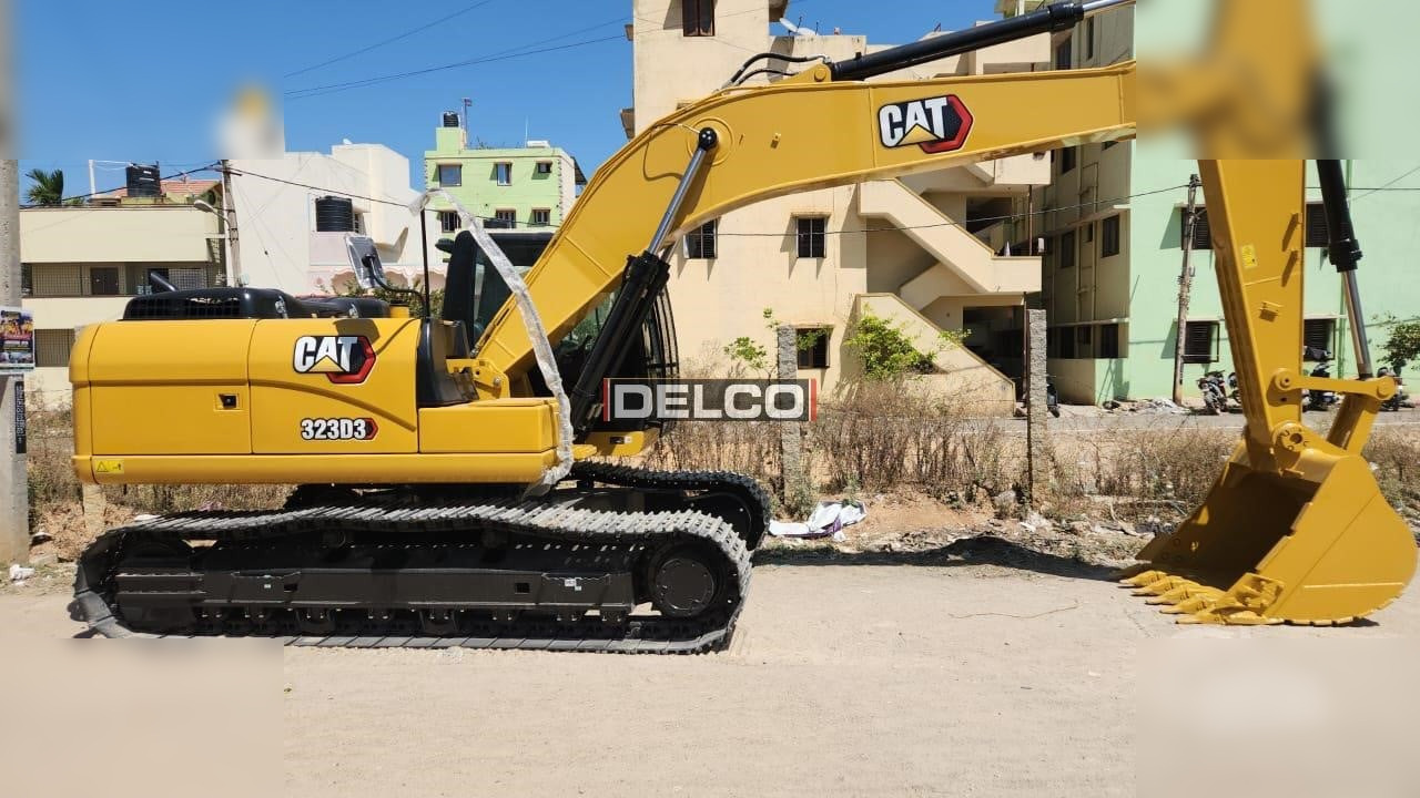CATERPILLAR 323D3 - Crawler excavator: picture 2 CATERPILLAR 323D3 - Crawler excavator: picture 2
