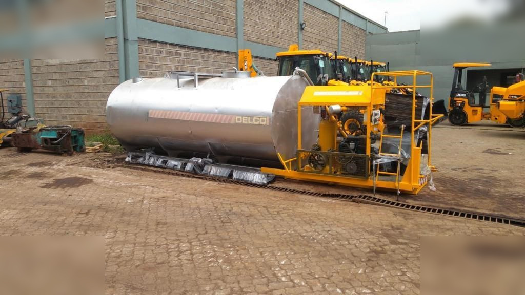 DELCO BD10000 - Asphalt distributor: picture 3 DELCO BD10000 - Asphalt distributor: picture 3