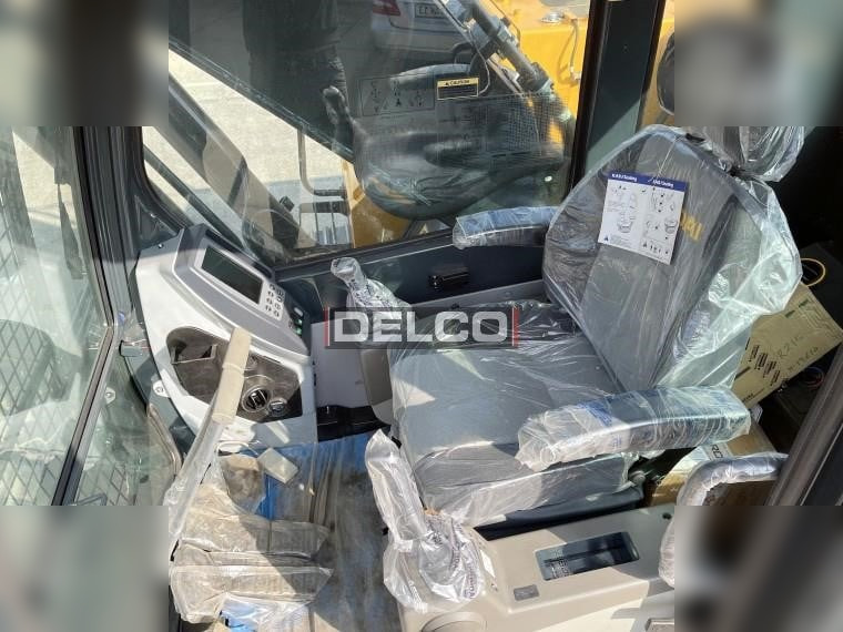 New Crawler excavator HYUNDAI ROBEX 215L SMART PLUS: picture 19