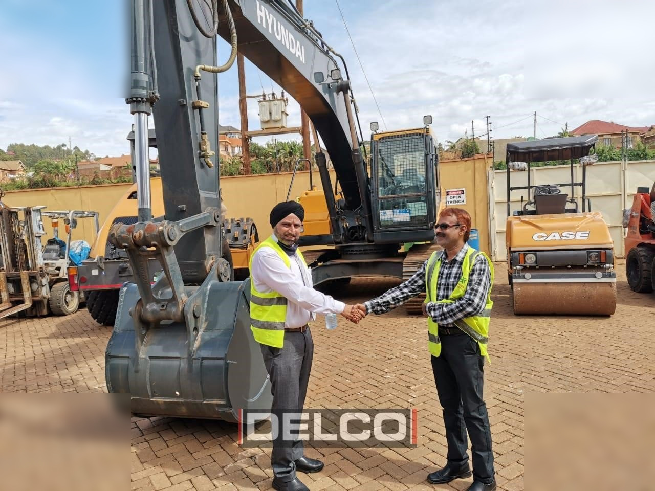 HYUNDAI ROBEX 340L SMART - Crawler excavator: picture 2 HYUNDAI ROBEX 340L SMART - Crawler excavator: picture 2