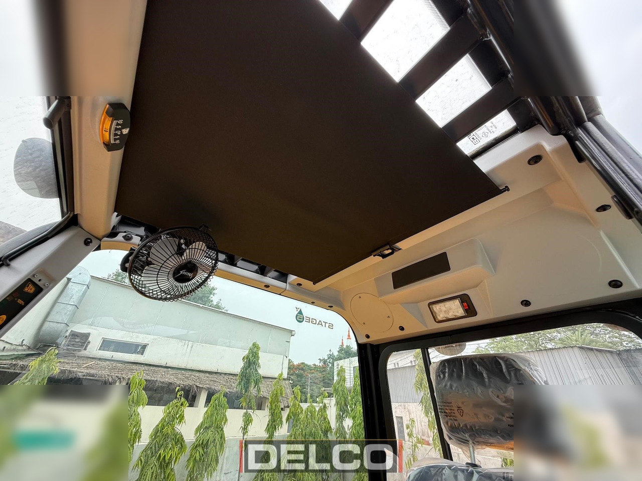 New Telescopic handler JCB 540-70: picture 13