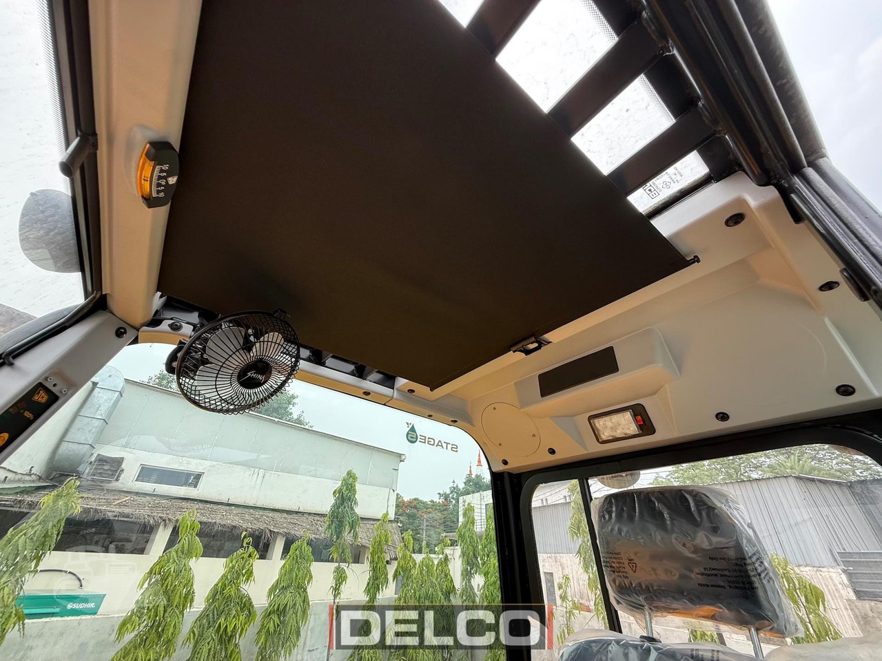 New Telescopic handler JCB 540-70: picture 13