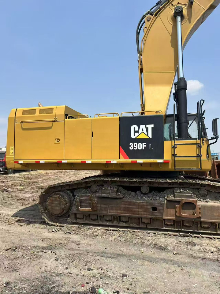 CAT 390F - Crawler excavator: picture 3 CAT 390F - Crawler excavator: picture 3