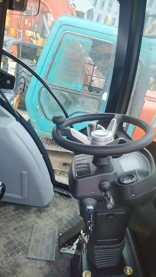 CAT 420F - Backhoe loader: picture 2 CAT 420F - Backhoe loader: picture 2