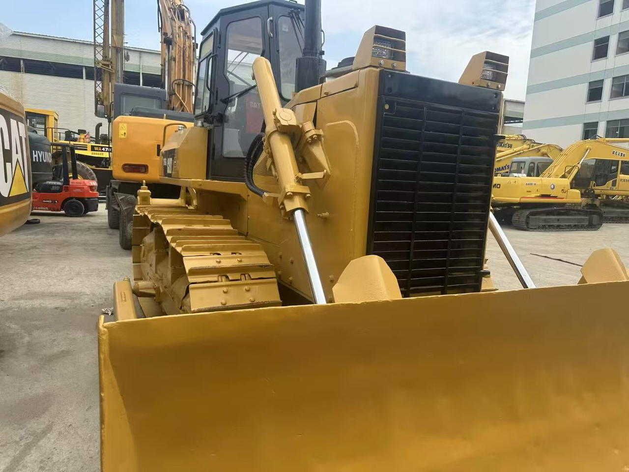 CAT D6G - Bulldozer: picture 2 CAT D6G - Bulldozer: picture 2