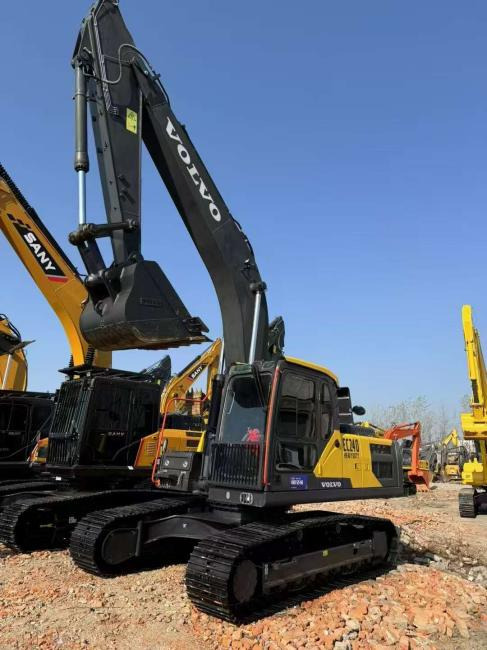 VOLVO EC240 - Crawler excavator: picture 2 VOLVO EC240 - Crawler excavator: picture 2