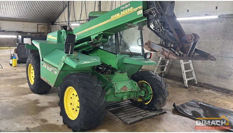 John Deere 4400 John Deere 4400 verreiker met motorproblemen! loopt niet. - Telescopic handler: picture 2 John Deere 4400 John Deere 4400 verreiker met motorproblemen! loopt niet. - Telescopic handler: picture 2