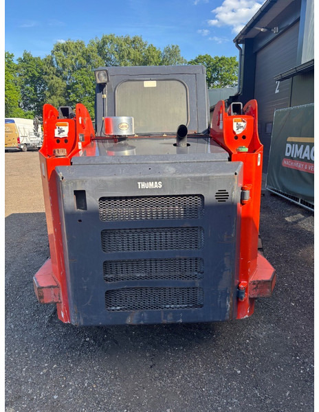 Thomas 250 new bucket! TOP!! 3600 kilo - Skid steer loader: picture 4 Thomas 250 new bucket! TOP!! 3600 kilo - Skid steer loader: picture 4