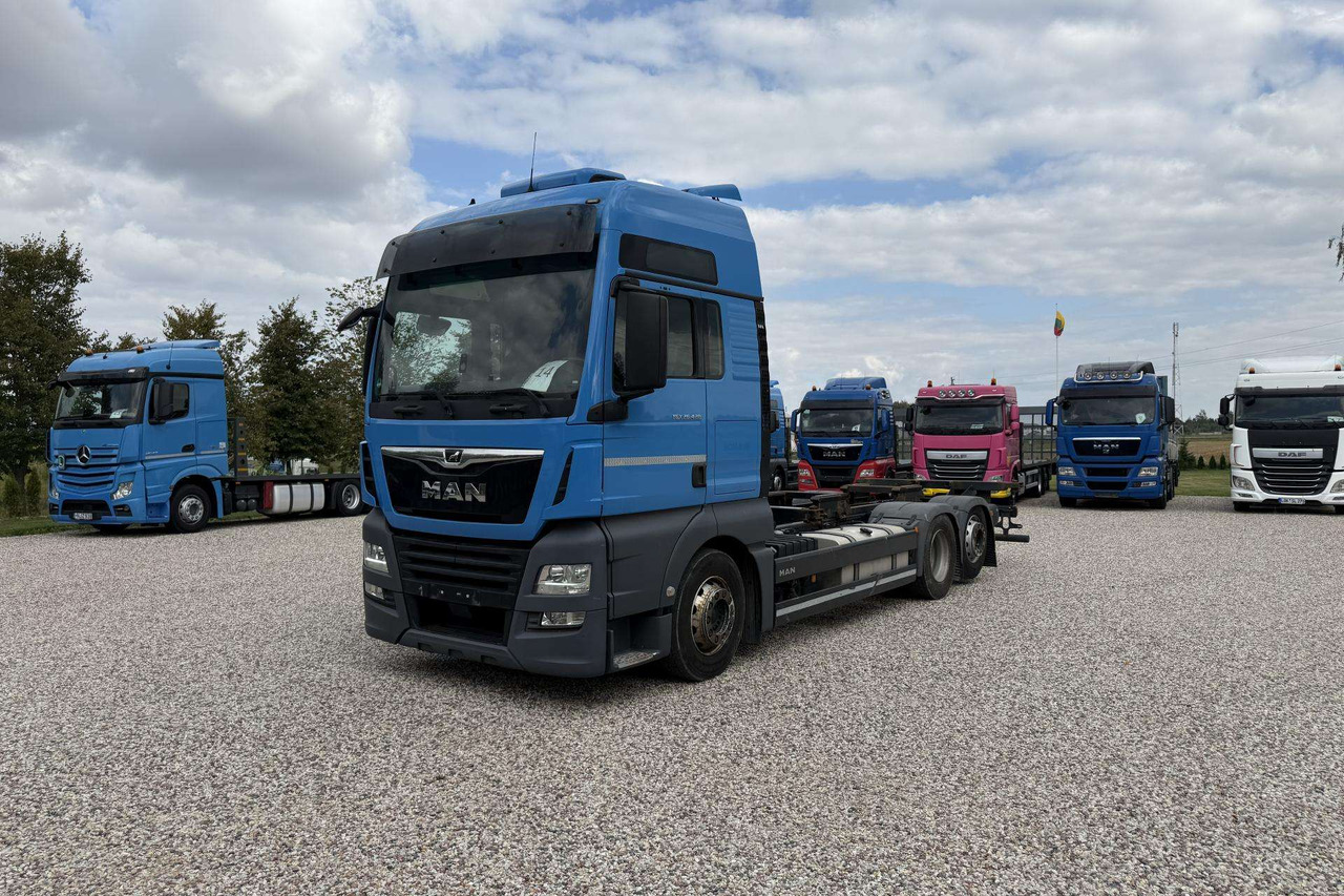 MAN TGX 26.420 - Container transporter/ Swap body truck: picture 2 MAN TGX 26.420 - Container transporter/ Swap body truck: picture 2