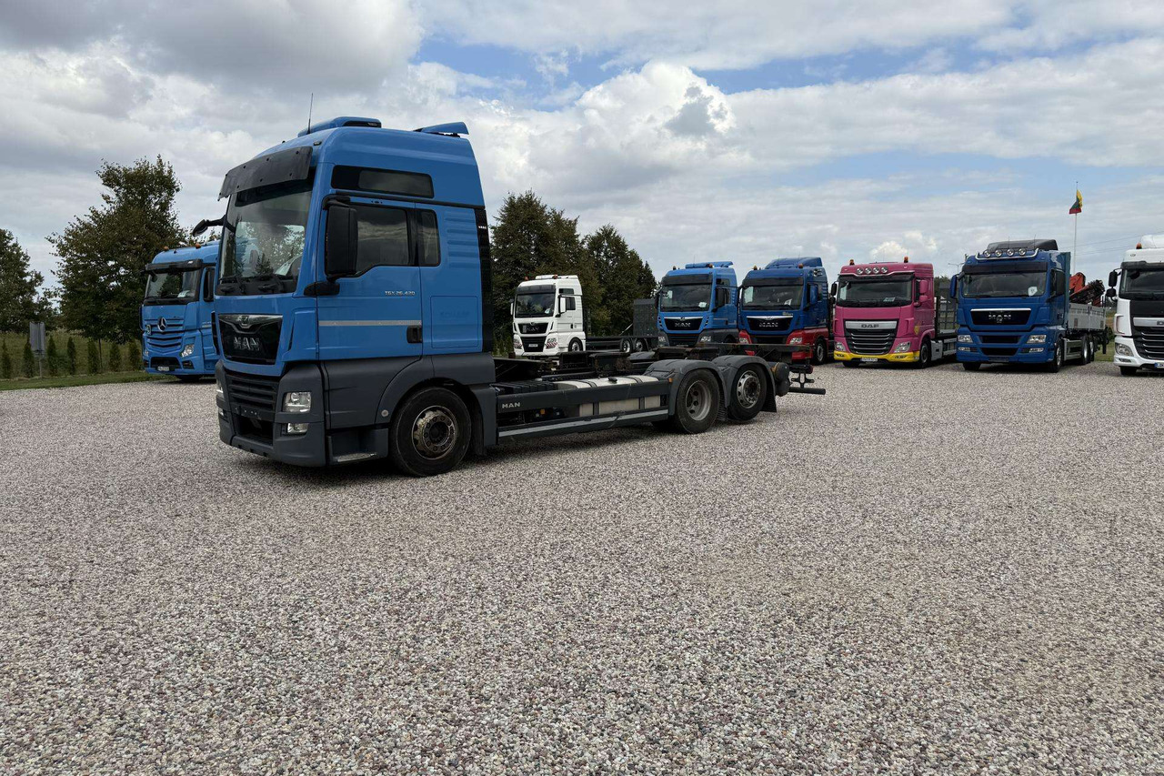 MAN TGX 26.420 - Container transporter/ Swap body truck: picture 1 MAN TGX 26.420 - Container transporter/ Swap body truck: picture 1