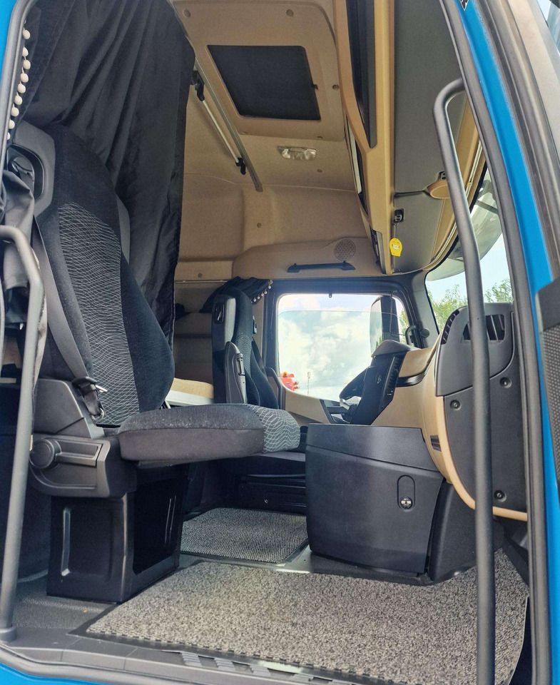 Autotransporter truck Mercedes-Benz Actros 25.43: picture 16