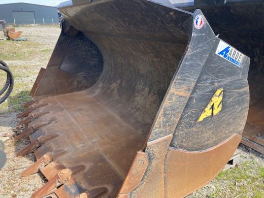 GODET ARDEN SEMI DELTA POUR CHARGEUSE CASE 921 - Bucket: picture 2 GODET ARDEN SEMI DELTA POUR CHARGEUSE CASE 921 - Bucket: picture 2