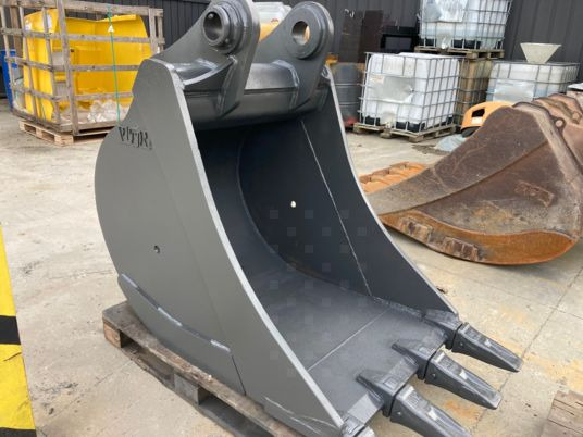 Attache hydraulique et godet 900 mm renforcé - Bucket: picture 4 Attache hydraulique et godet 900 mm renforcé - Bucket: picture 4