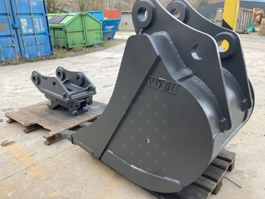 Attache hydraulique et godet 900 mm renforcé - Bucket: picture 5 Attache hydraulique et godet 900 mm renforcé - Bucket: picture 5