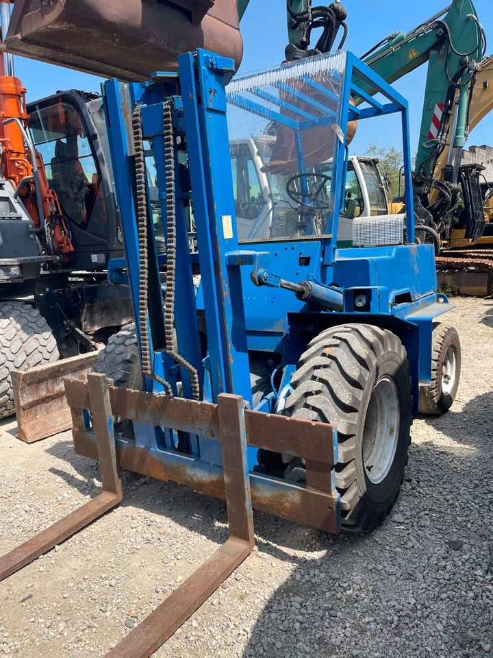 FORD MOTOR - Rough terrain forklift: picture 2 FORD MOTOR - Rough terrain forklift: picture 2