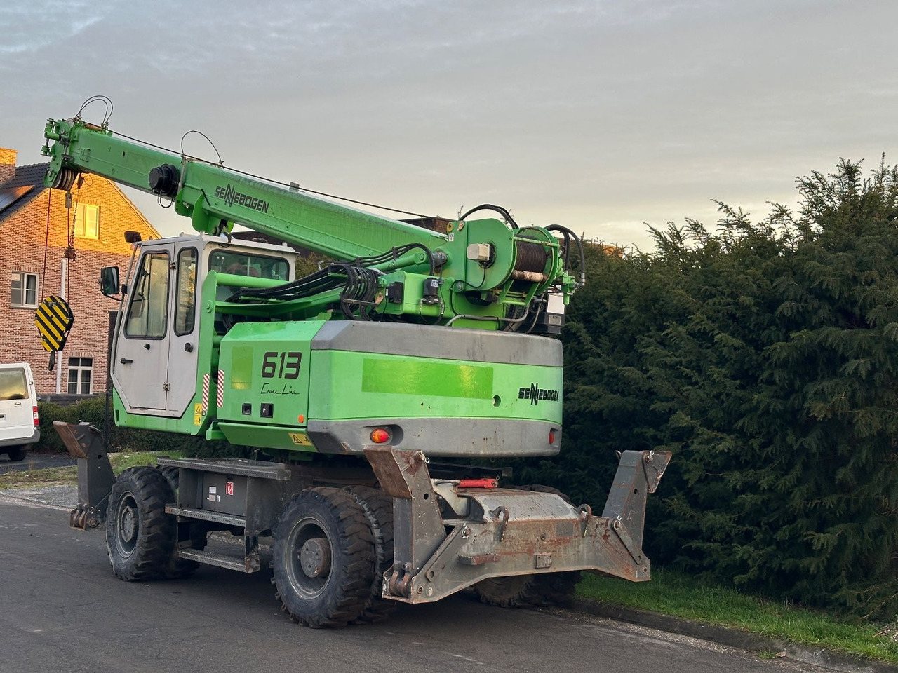 Sennebogen 613 - Tower crane: picture 1 Sennebogen 613 - Tower crane: picture 1