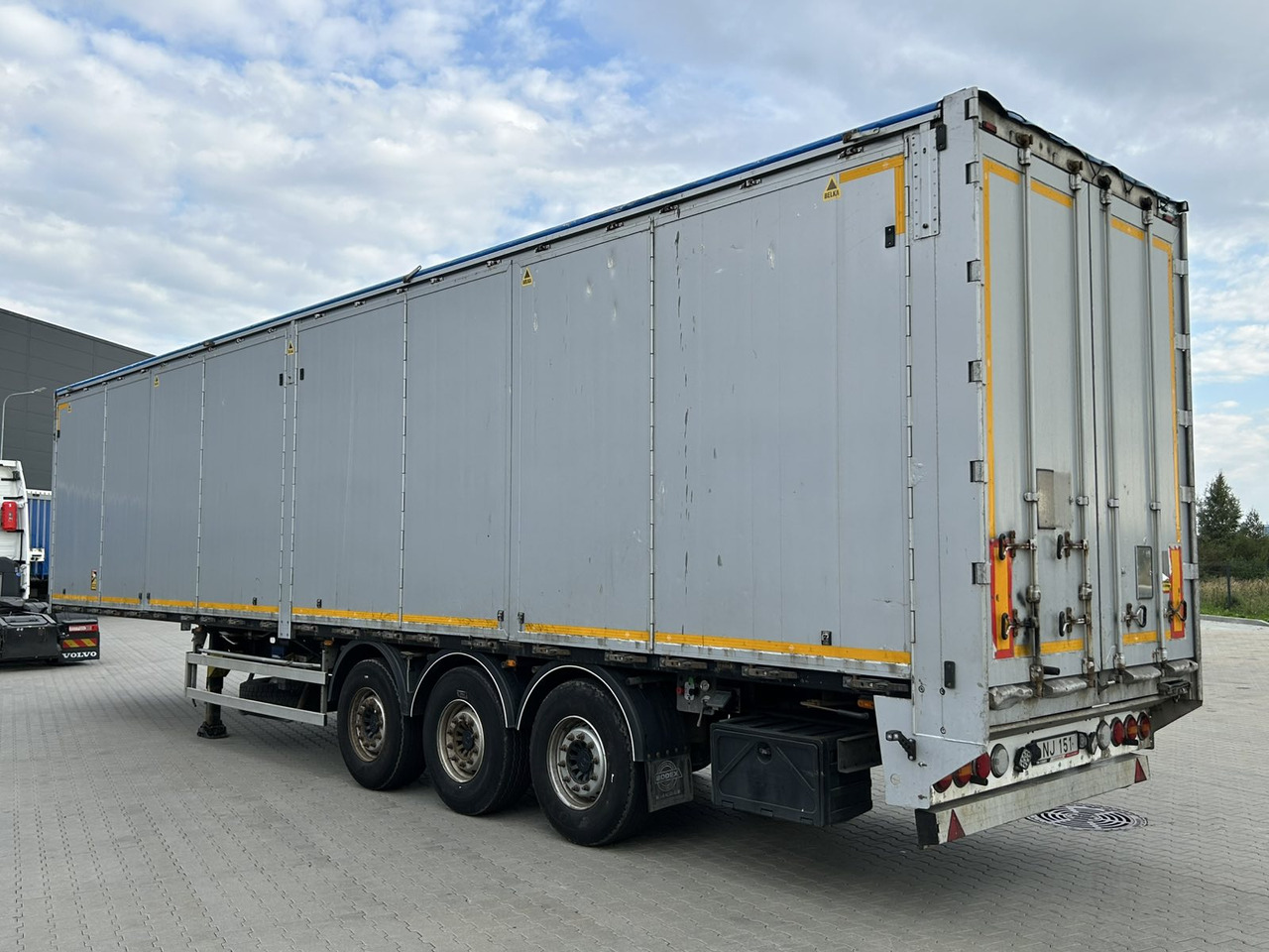 BODEX KIS 3F - Walking floor semi-trailer: picture 3 BODEX KIS 3F - Walking floor semi-trailer: picture 3