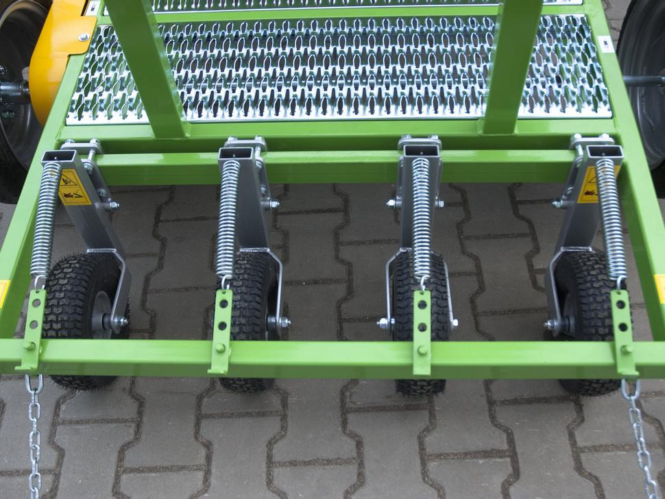 New Sowing equipment Bomet Zwiebel, Knoblauch Pflanzmaschine / Onion, garlic planter / Planteuse d'oignons et d'ail / Piantatrice per cipolla, aglio / Cebolla, ajo Sembradora / Сажалка для лука, чеснока / Sadzarka do cebuli: picture 7