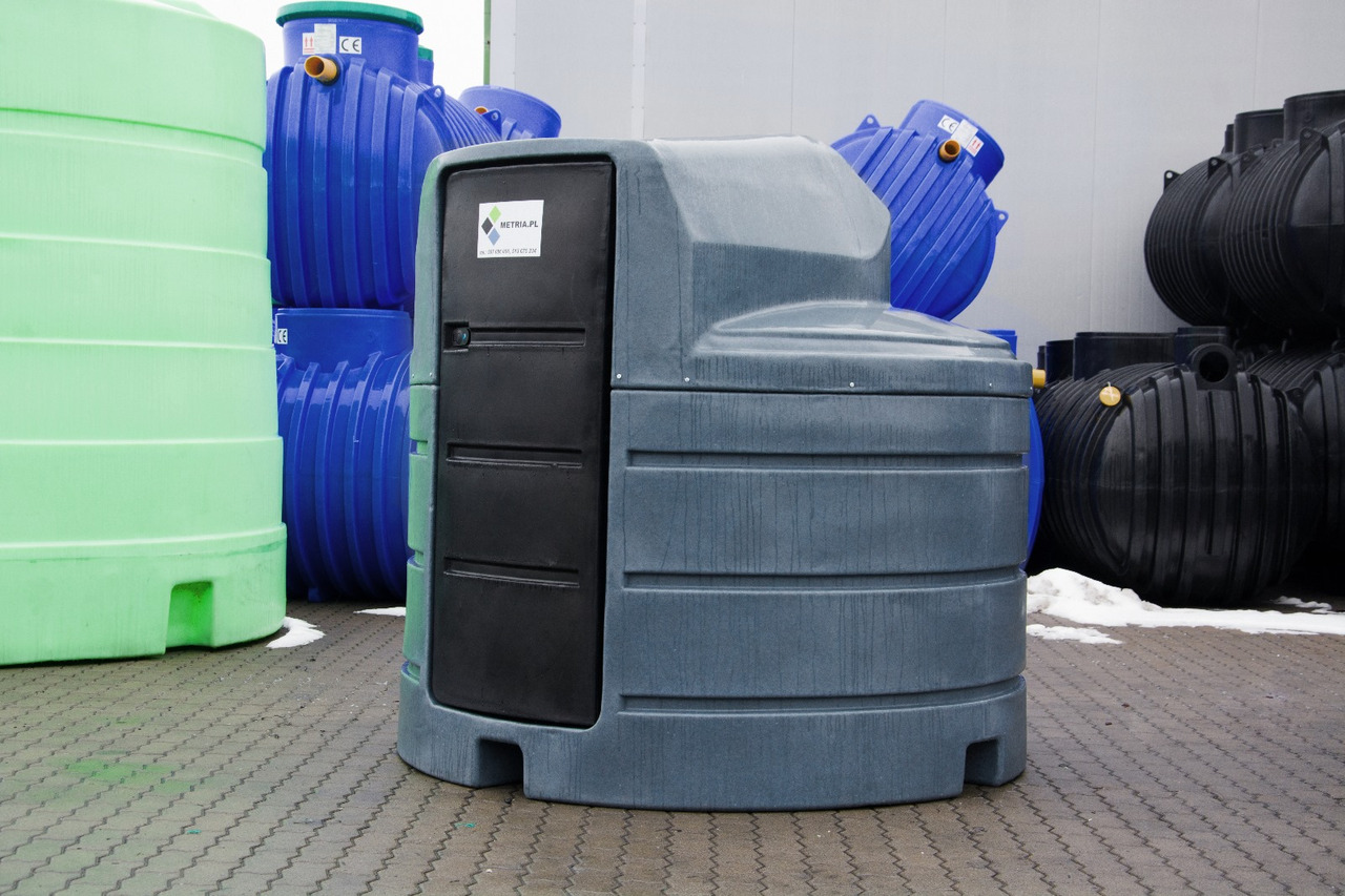 DC Dieseltank / Double-walled fuel tank for diesel fuel / Cuve à gasoil / Sebatoio gasolio / Бак для дизельного топлива / Zbiornik 2500 l - Storage tank: picture 1 DC Dieseltank / Double-walled fuel tank for diesel fuel / Cuve à gasoil / Sebatoio gasolio / Бак для дизельного топлива / Zbiornik 2500 l - Storage tank: picture 1