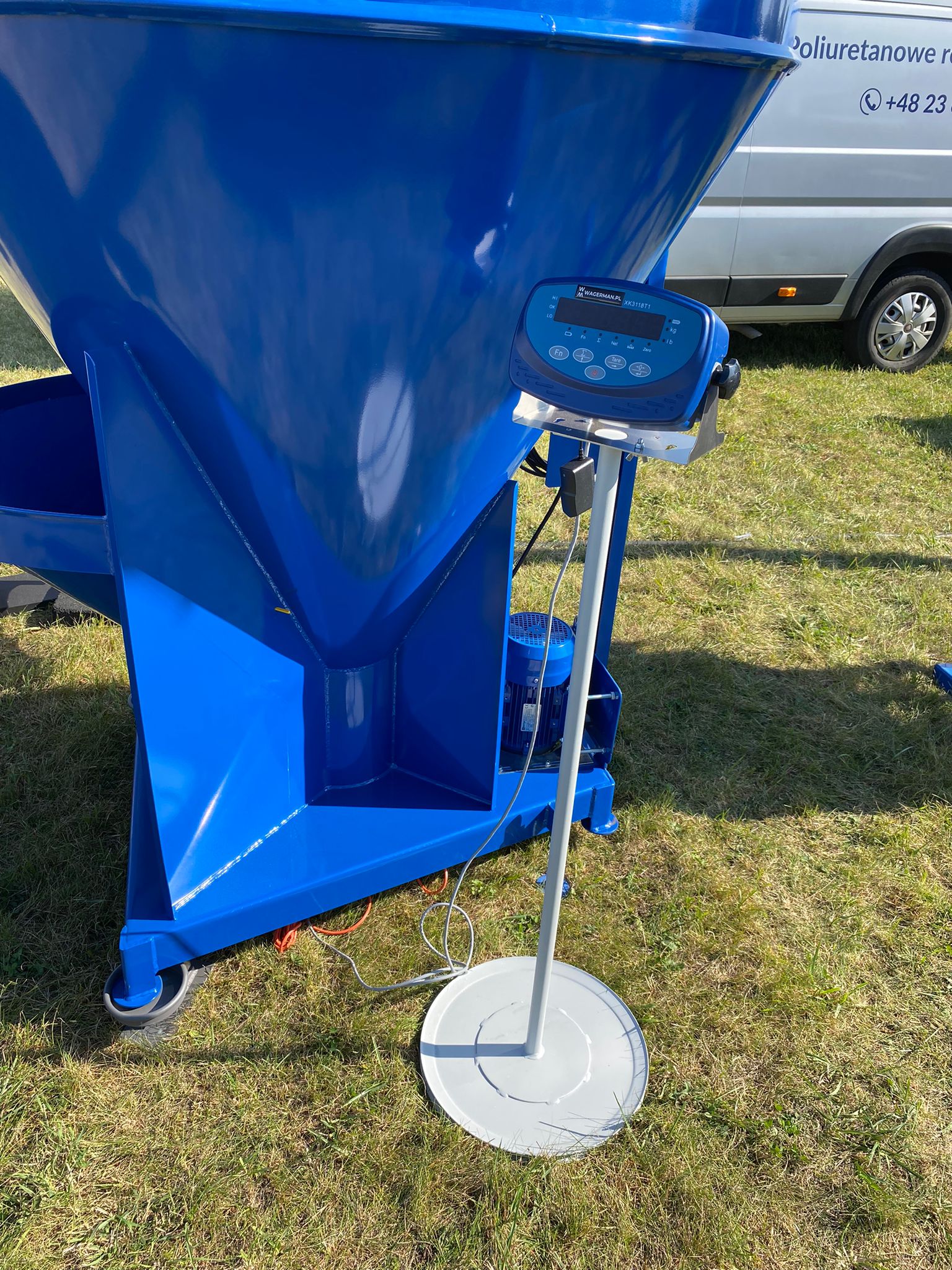 New Livestock equipment Dozamech Getreidemischanlage / Feed mixer / Melangeuse de fourrage / Miscelatore di mangime / Кормосмеситель / Mieszalnik H-033/2 1000 kg: picture 6