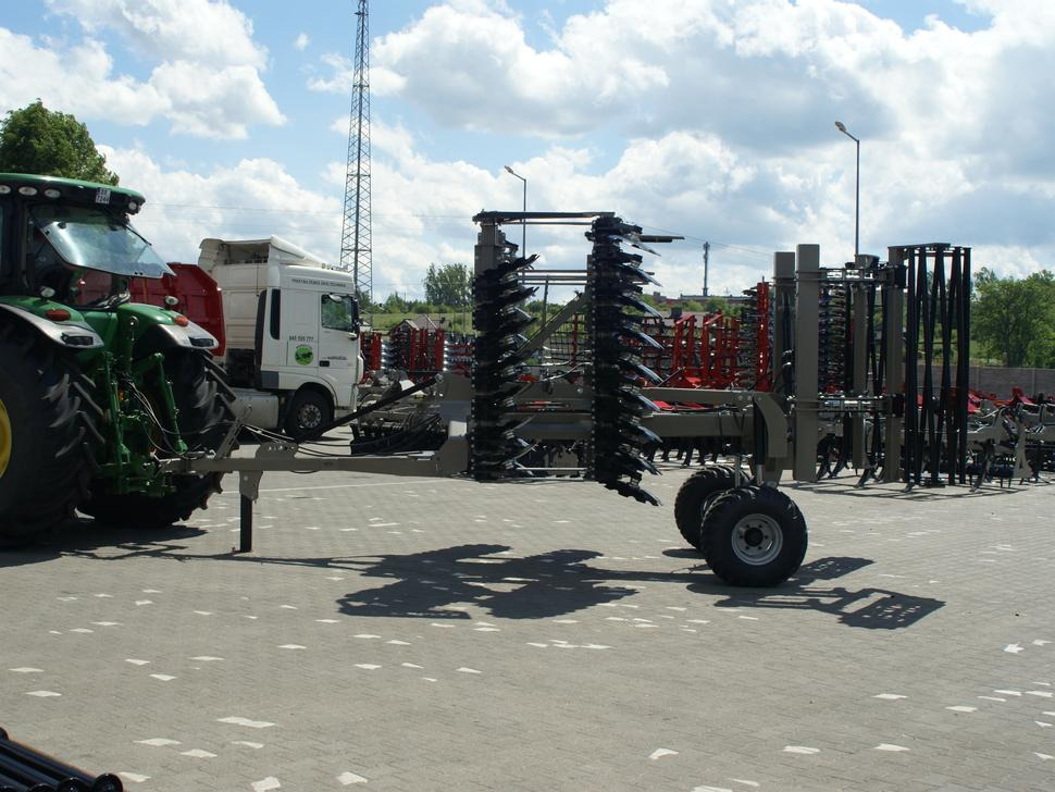 ROLEX Hydraulische Scheibenegge / Hydraulic discs harrow / Dechaumeur à disques / Erpice a dischi / Гидравлическая дисковая борона / Brona talerzowa hydraulicznie składana ciężka 4 m - Disc harrow: picture 3 ROLEX Hydraulische Scheibenegge / Hydraulic discs harrow / Dechaumeur à disques / Erpice a dischi / Гидравлическая дисковая борона / Brona talerzowa hydraulicznie składana ciężka 4 m - Disc harrow: picture 3