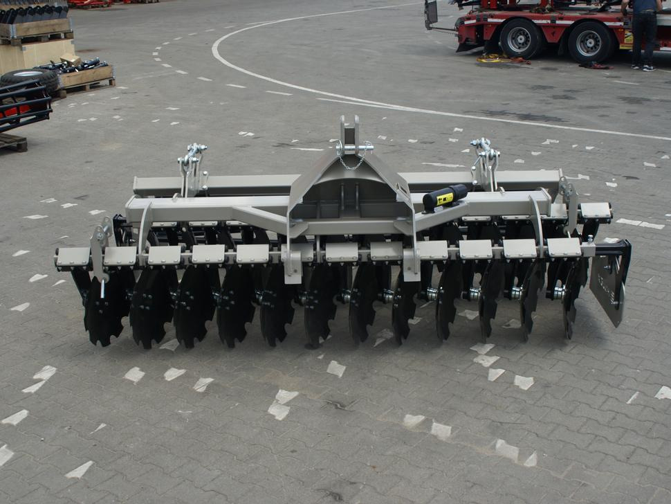 ROLEX Scheibenegge / Discs harrow / Dechaumeur à disques / Erpice a dischi / Cultivador de discos / Дисковая борона / Agregat talerzowy uprawowy 3 m - Disc harrow: picture 5 ROLEX Scheibenegge / Discs harrow / Dechaumeur à disques / Erpice a dischi / Cultivador de discos / Дисковая борона / Agregat talerzowy uprawowy 3 m - Disc harrow: picture 5