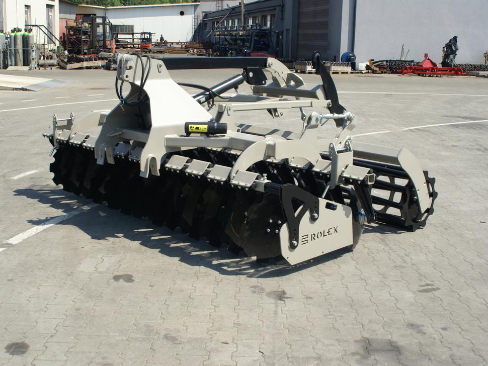 Rolex Scheibenegge / Disc harrow with hydropack / Déchaumeur à disques avec support semoir / Erpice a dischi / Cultivador de discos con hydropack / Дисковая борона с гидропаком 3 m - Disc harrow: picture 1 Rolex Scheibenegge / Disc harrow with hydropack / Déchaumeur à disques avec support semoir / Erpice a dischi / Cultivador de discos con hydropack / Дисковая борона с гидропаком 3 m - Disc harrow: picture 1