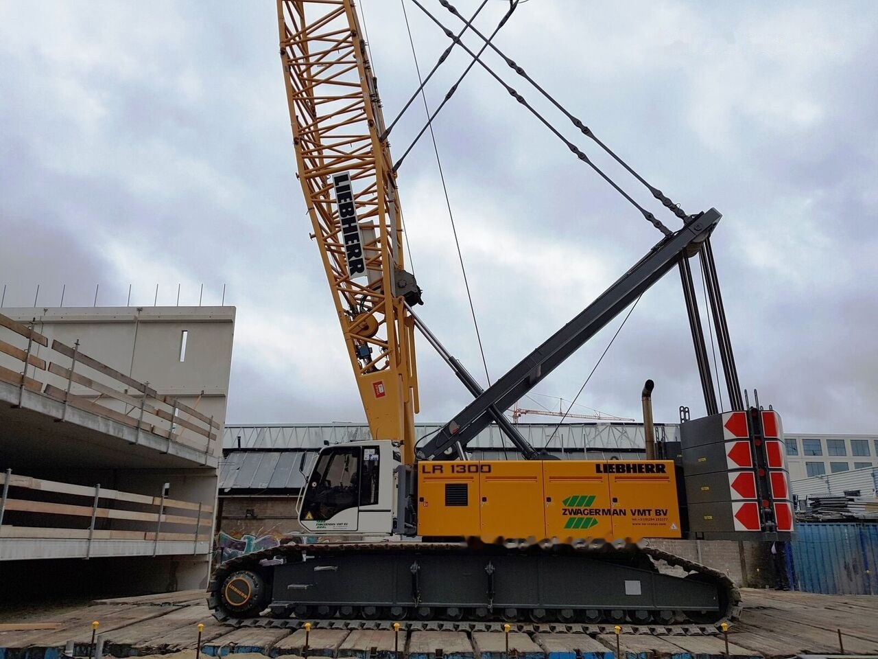 Liebherr LR 1300 - Crawler crane: picture 1 Liebherr LR 1300 - Crawler crane: picture 1