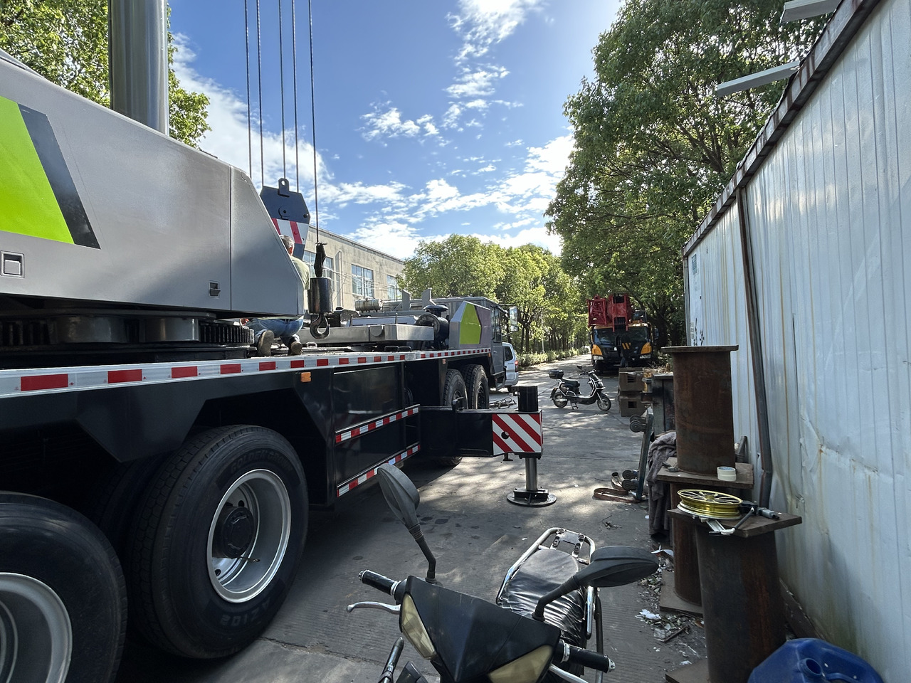 ZOOMLION HOT OFFER! High-quality ZOOMLION ZTC800V - Mobile crane: picture 4 ZOOMLION HOT OFFER! High-quality ZOOMLION ZTC800V - Mobile crane: picture 4