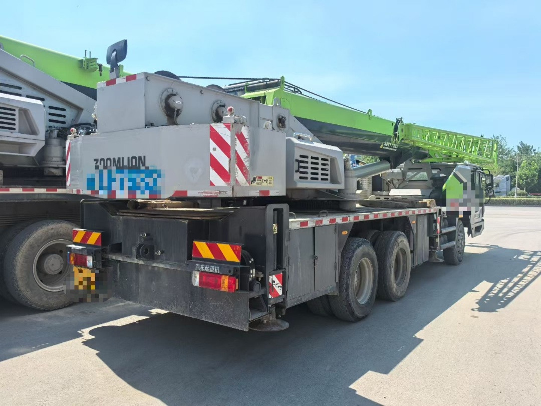 ZOOMLION ZTC250A - Mobile crane: picture 3 ZOOMLION ZTC250A - Mobile crane: picture 3