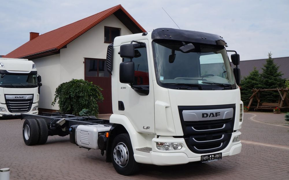 DAF LF 230 EURO 6 12 TON RAMA DO ZABUDOWY - Cab chassis truck: picture 1 DAF LF 230 EURO 6 12 TON RAMA DO ZABUDOWY - Cab chassis truck: picture 1