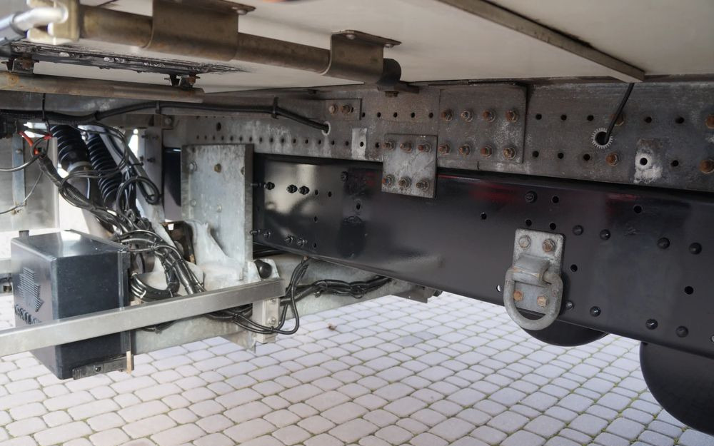 Refrigerator truck MAN TGM 18.250 EURO 6 CHŁODNIA KONTENER 7.50 m 275 TYS KM: picture 8 Refrigerator truck MAN TGM 18.250 EURO 6 CHŁODNIA KONTENER 7.50 m 275 TYS KM: picture 8