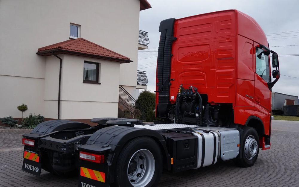 Volvo FH 4 EURO 6 GLOBETROTTER NISKI PRZEBIEG PEŁEN SERWIS - Tractor unit: picture 4 Volvo FH 4 EURO 6 GLOBETROTTER NISKI PRZEBIEG PEŁEN SERWIS - Tractor unit: picture 4