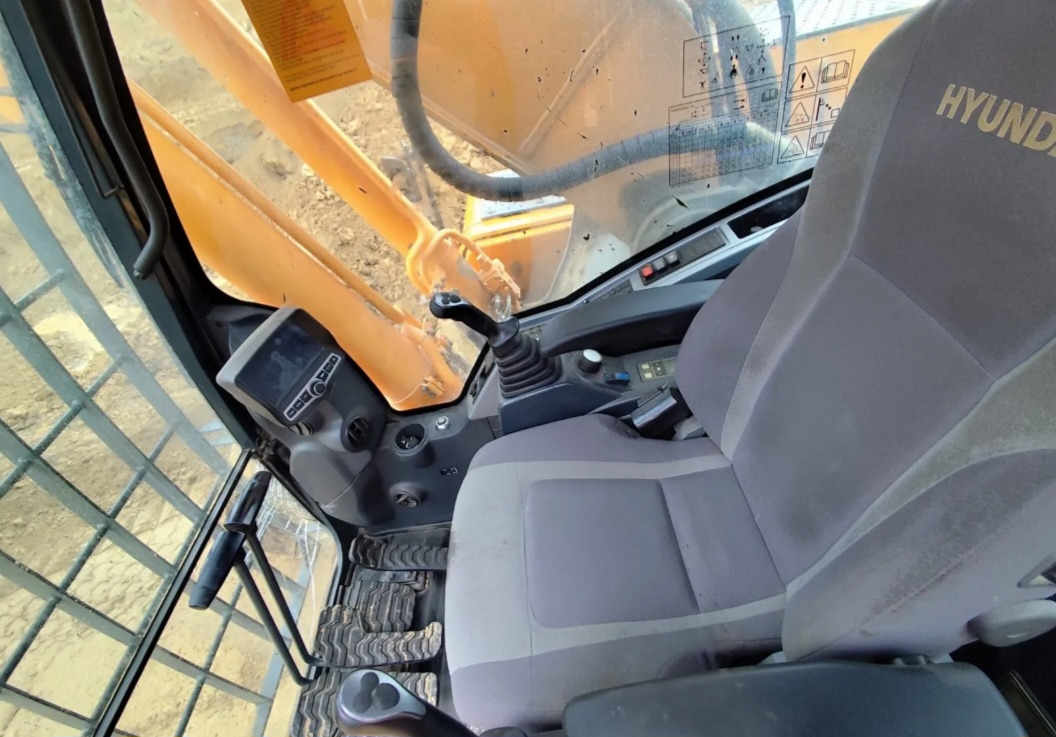 HYUNDAI NLC 300 - Crawler excavator: picture 3 HYUNDAI NLC 300 - Crawler excavator: picture 3